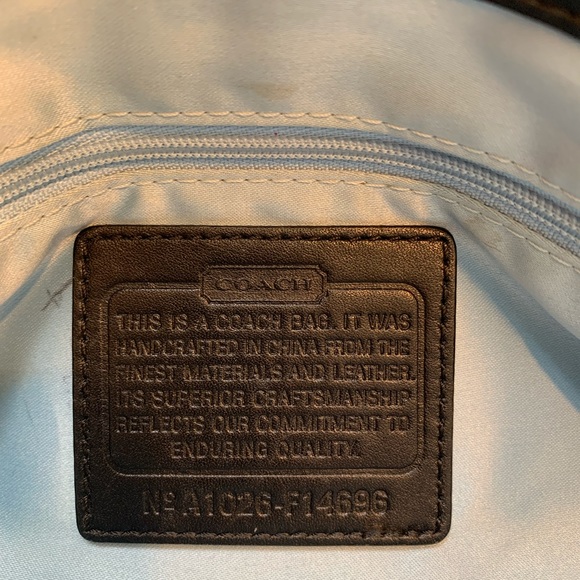 Authentic Coach Signature handbag - Picture 5 of 6
